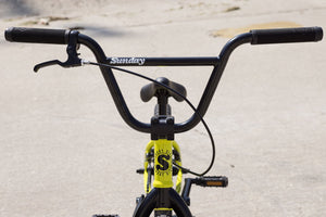 Sunday Bikes 18.5" / Gloss Bright Yellow Sunday Primer 18" Gloss Bright Yellow With 18.5" Tt