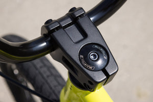 Sunday Bikes 18.5" / Gloss Bright Yellow Sunday Primer 18" Gloss Bright Yellow With 18.5" Tt